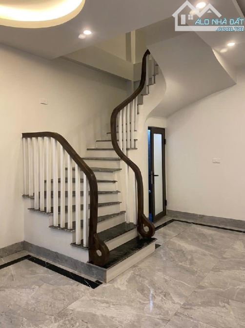 Chỉ 5,95 tỉ có ngay Nhà Mới 5 tầng 34m Thạch Bàn Long Biên - 2