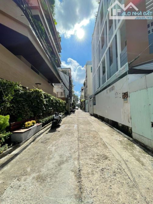 Kẹt tiền bán nhà cư xá Lữ Gia, DT: 4x15m, kết cấu 3 tầng kiên cố, Giá 14.5 tỷ