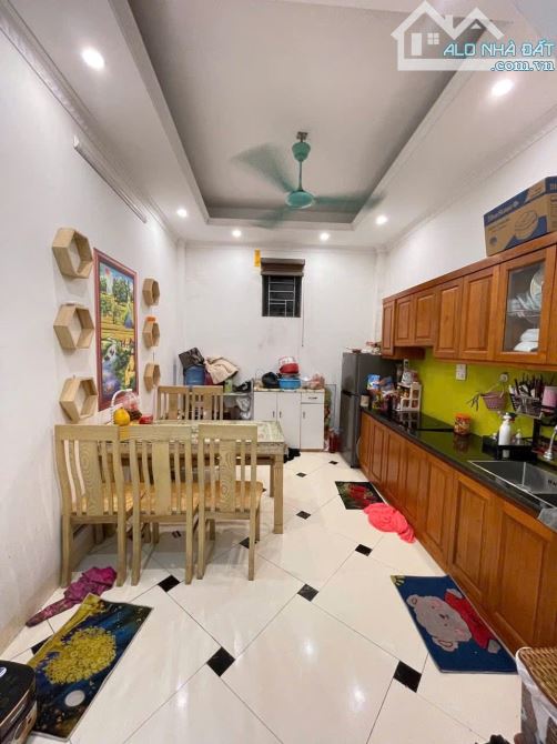 Cho thuê nhà Cự Khối, Long Biên 7.5 triệu, 46m, 4 tầng sát phố, full NT, Ô TÔ - 2