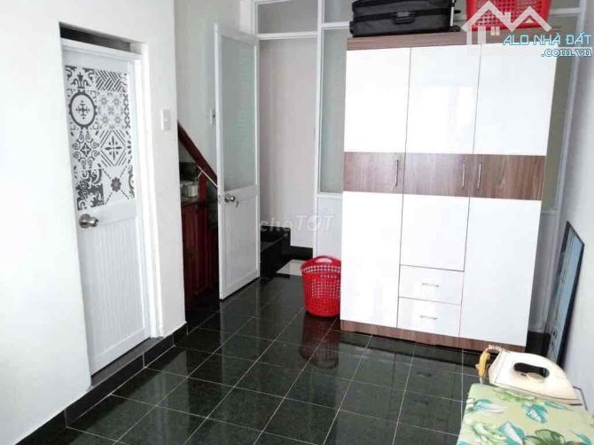 kẹt vốn làm ăn,bán nhà lò siêu, P11, Q11,4 tấm , 3pn, giá chỉ 3,45 tỷ - 2