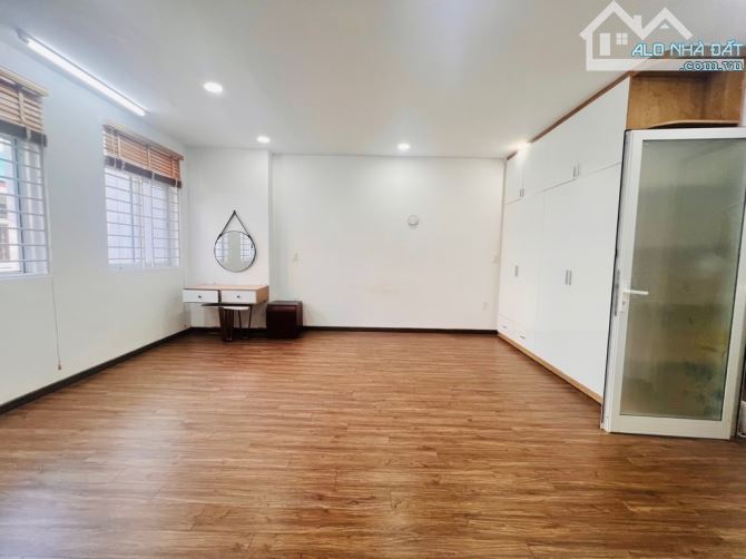 Bán nhà mặt tiền Thống Nhất, phường 10, Gò Vấp, 70m2, 3 tầng, giá 11.5 tỷ - 2