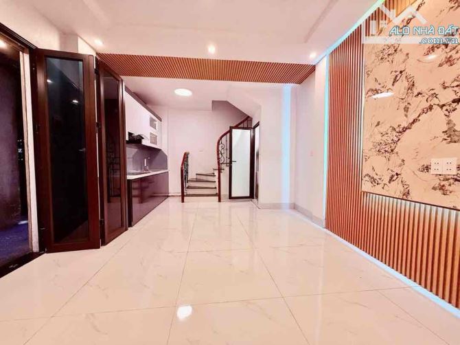 Nhà phố Kim Hoa, mặt tiền rộng 6.4m, 4 tầng đẹp, giá chỉ 6.9 tỷ – Trung tâm Đống Đa - 2