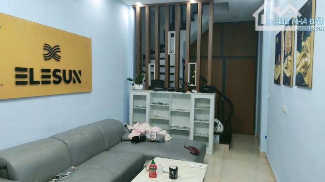 CHO THUÊ BIỆT THỰ TẠI HOÀNG NGÂN  120m2, diện tích xây dựng 93m2 x 4 tầng - 2