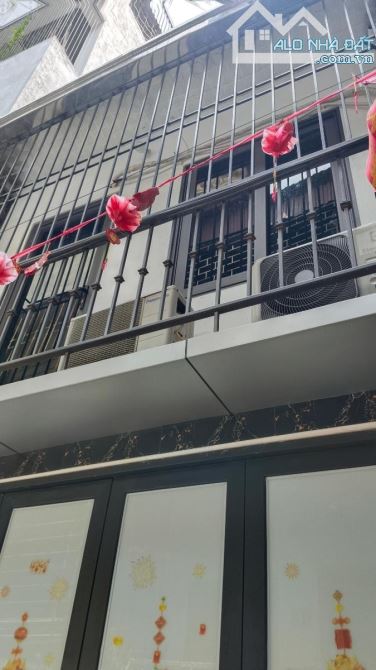 Nhà XINH phố ĐỨC GIANG 30m - MT 3,5m - giá 4,75 tỷ - 2