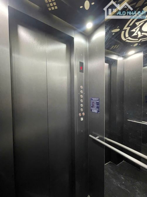 Toà nhà 6 lầu Văn Phòng kết hợp ở đường CMT8 Q.3 khu nội bộ HXT 8m Giá:32.5 Tỷ - 2