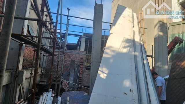 Bán mảnh đất mặt đường Vũ Tông Phan, xây văn phòng hoặc kinh doanh đa ngành nghề. - 2
