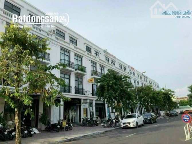 cho thuê nhà view công viên, dãy vincom shophous, đường 30/4 , trệt 3 lầu.. - 2
