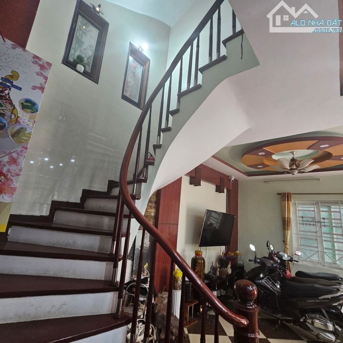 Nhỉnh 11 tỷ có ngay nhà lô góc, ô tô cạnh nhà, Mai Dịch, Cầu Giấy, DT 60m, 5 tầng, MT 6.4m - 2