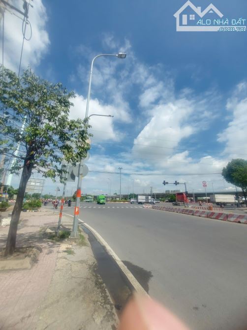 Cần cho thuê kho 800m2, ngay vòng xoay phú hữu quận 9, giá 120tr/ tháng - 2