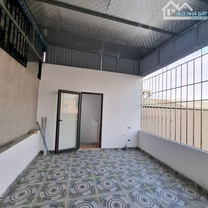 BÁN NHÀ PHỐ THẠCH BÀN LONG BIÊN 5 Tỷ  35 m 5 TẦNG MT 4m, SÁT PHỐ và ô tô tránh, kinh doanh - 2