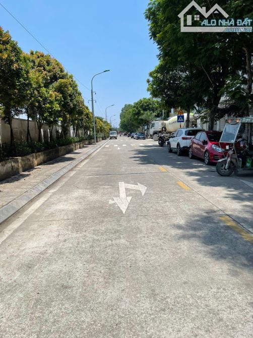 Nhà vườn Khu D gleximco Lê trọng tấn 102m mt6m 5tầng vỉa hè,xe tải tránh,hiếm nhà bán - 2
