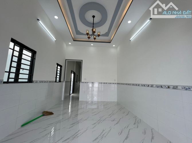 Nhà Mặt Tiền Ngay Chợ 4,3 x 28m. Vừa Ở Vừa Kinh Doanh . Sổ Hồng Riêng Còn Bớt - 2