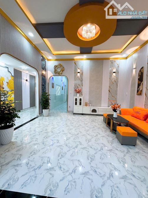 Nhà Cấp 4 Đẹp 6,5 x 15m. Full Nội Thất 3PN 2WC Ngay Ngã Ba Tân Kim. Sổ Hồng Riêng - 2