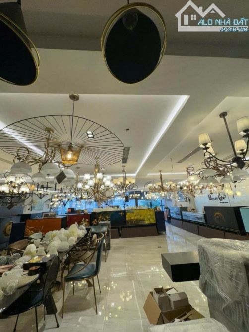 SIÊU PHẨM TOÀ VĂN PHÒNG VIP ĐẲNG CẤP NHẤT PHỐ. 7 TẦNG có HẦM, THANG MÁY - 2