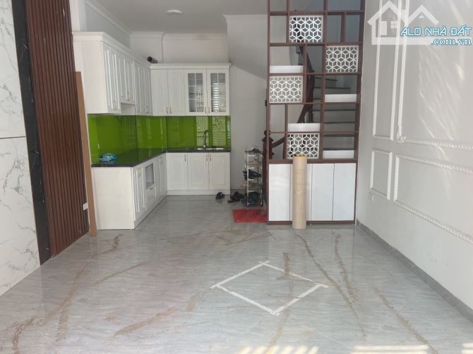 Bán nhà Mỹ Đình, dt35m, 5 tầng dân xây, lô góc, gần Ô Tô tránh. - 2