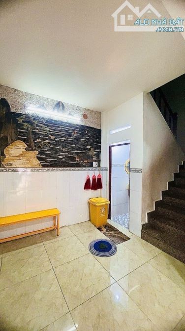 Nhà 3 tầng Mặt tiền đường TÂN CHÁNH HIỆP 26, phường TCH, Q12, dt 90m2 (5,9mx15m), 8,5Tỷ - 2