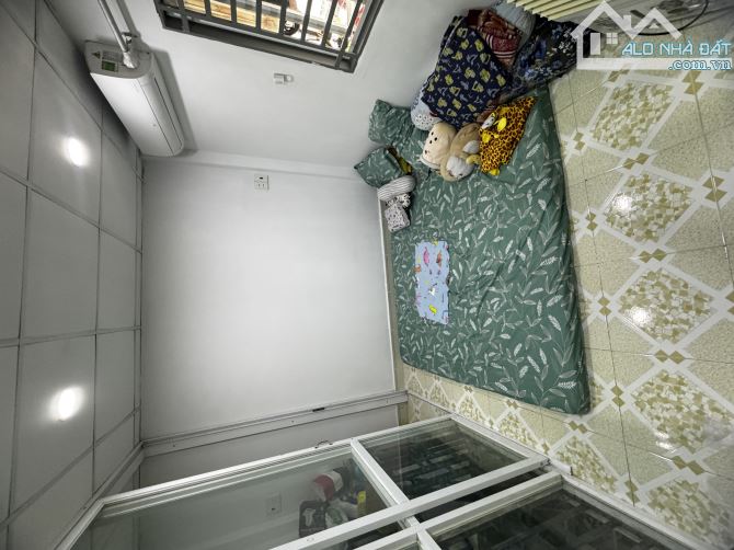 Gấp bán nhà Cách Mạng Tháng 8 - Q3- 18M - 2 Lầu chỉ 2.99 tỷ - 2