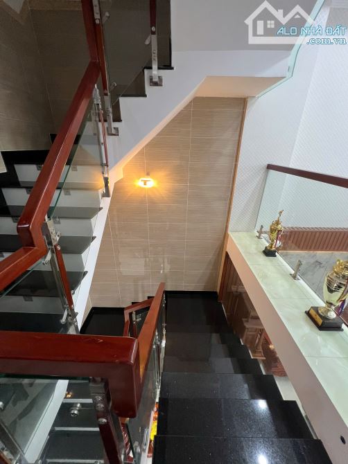Tôi bán căn nhà Phạm Văn Bạch, P15, Tân Bình, 4 Tầng đúc, 253m2, chỉ nhỉnh 13 tỷ - 2