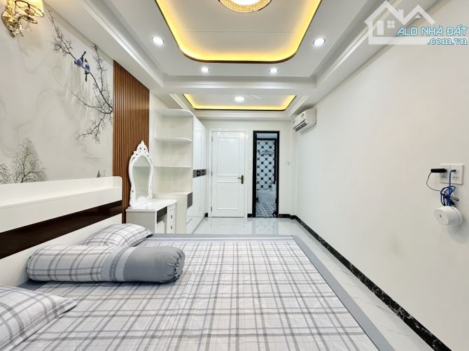 Bán nhà MTKD Phú nhuận - 4 tầng - 6,5 tỷ - 2