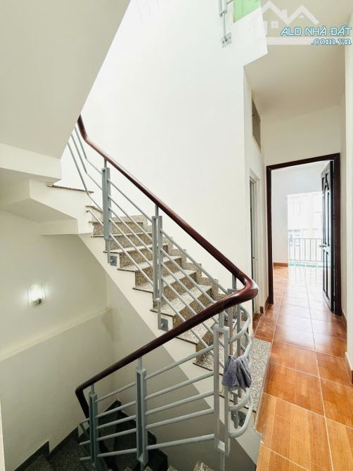 HXH CMT8 Q.10 - 38m2 - 4 tầng 4 phòng ngủ - 6.2 tỷ - Ngay chợ Hoà Hưng, Tô Hiến Thành - 2