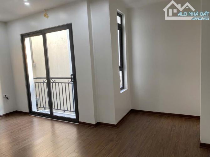 Chỉ 5,95 tỉ có ngay Nhà Mới 5 tầng 34m Thạch Bàn Long Biên - 3