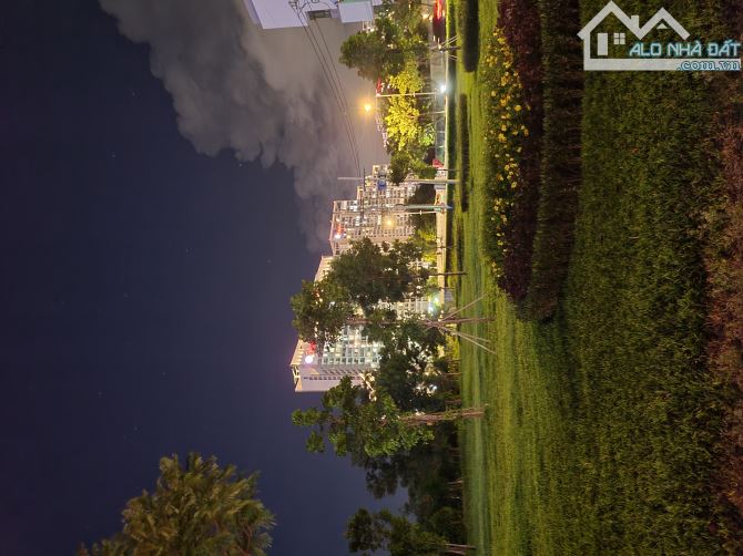[Q.7] 200m2 ngang gần 5m cách 1 căn ra đường HTP cách Crescent Mall Phú Mỹ Hưng 300m C - 3