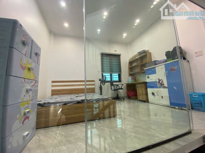 NHÀ 3 TẦNG NGÕ PHỐ HOÀNG LỘC THÔNG SANG KĐT TRÁI BẦU - 3