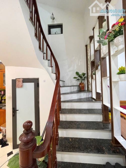 Cho thuê nhà Cự Khối, Long Biên 7.5 triệu, 46m, 4 tầng sát phố, full NT, Ô TÔ - 3