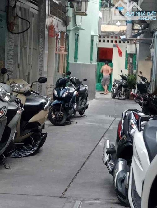 kẹt vốn làm ăn,bán nhà lò siêu, P11, Q11,4 tấm , 3pn, giá chỉ 3,45 tỷ - 3