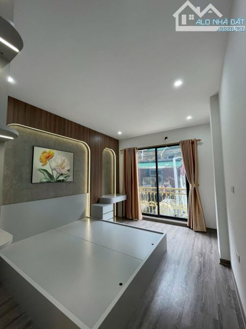 BÁN NHÀ DỐC THỌ LÃO   26m-6 tầng -7,85 tỷ   Diện tích từ tầng 1 là 31 m   Phân lô – ba gá - 3