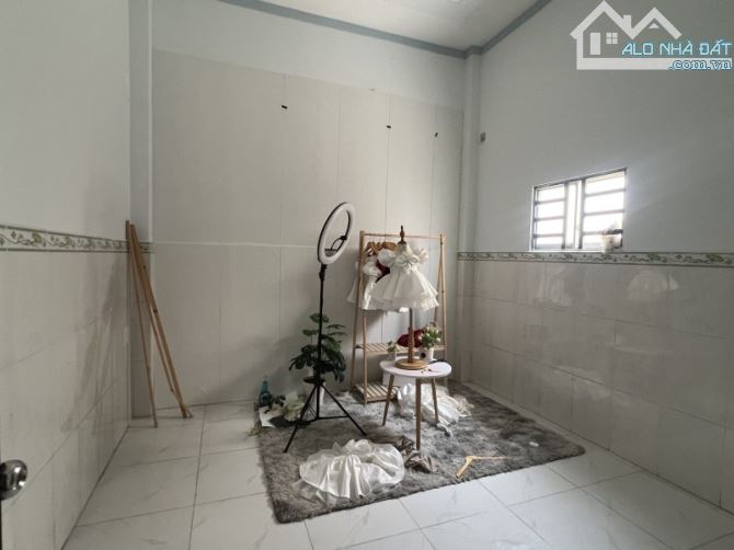 Bán nhà 100m2 1 Trệt 1 Lầu Dĩ An,đường nhựa 2 xe hơi,gần ĐHQG TPHCM - 3