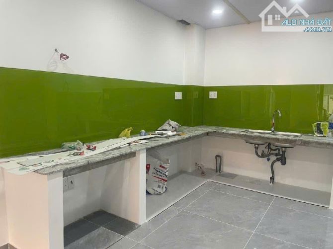 Nhà 2 tầng đường LÊ VĂN KHƯƠNG, phường HIỆP THÀNH, Q12, dt 86m2 (5mx17m) Đường 10m 💵 5,8T - 3