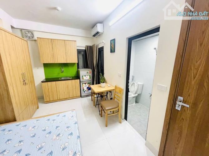 Chỉ 9.8 tỷ - Phố Giáp Nhất - Tổng 10 phòng cho thuê - 52m2 - 3
