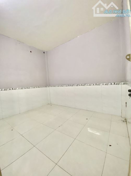 Nhà cấp 4 đường PHAN VĂN HỚN, phường TÂN THỚI NHẤT, Q12, dt 83m2 (4,5mx18m), 6,2Tỷ - 3