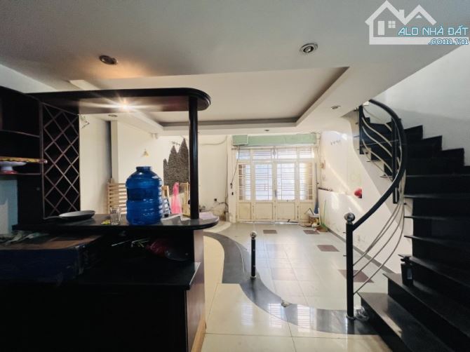 BÁN NHÀ 45M² 5 TẦNG BTCT XE HƠI VÀO NHÀ THOẠI NGỌC HẦU TP GIÁ CHỈ 5 TỶX - 4