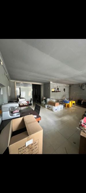 - Bán nhà Mặt Phố Nghĩa Tân - Cầu Giấy. Tổng 140m2 mặt tiền 8m, sổ đỏ, đang cho thuê 40tr/ - 4