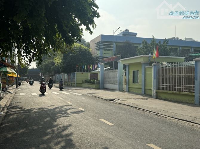 MT KINH DOANH - CHUNG THỊ MINH - NGAY LÊ VĂN KHƯƠNG - 160M² -THU NHẬP 20TR/TH - GIÁ 11 TỶ - 4
