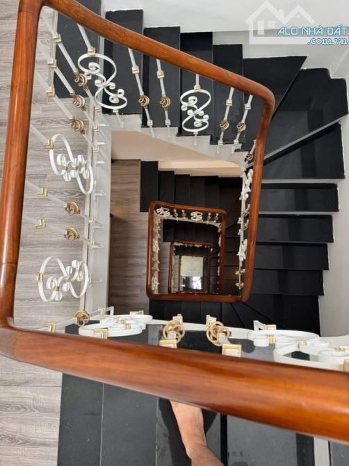 BÁN NHÀ DỐC THỌ LÃO   26m-6 tầng -7,85 tỷ   Diện tích từ tầng 1 là 31 m   Phân lô – ba gá - 4