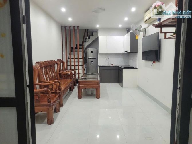 Nhà XINH phố ĐỨC GIANG 30m - MT 3,5m - giá 4,75 tỷ - 4