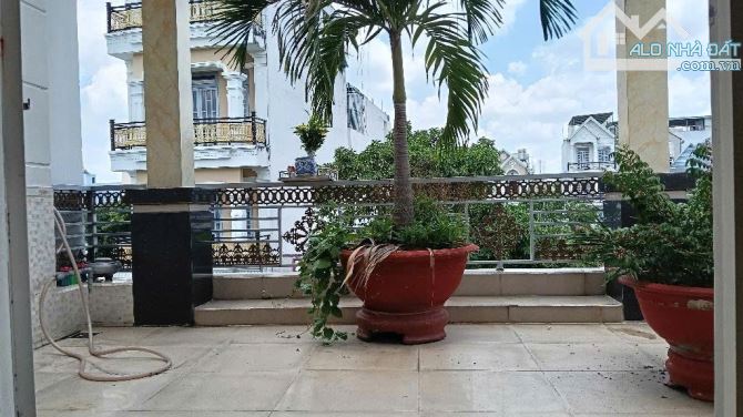 Nhà 3 tầng đường BÙI VĂN NGỮ, phường Hiệp Thành, Q12, dt 98,5m2(5/6,2mx18,5m)💵 8,4 tỷ - 4