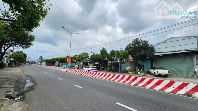 10Tỷ3__295m2__Thu 30 tr/th__Dãy trọ 1kiot + 13phòng__MT đường ĐT743B, gần Ngã Ba Đông Tân - 4