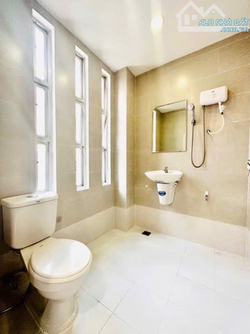 NGANG HƠN 5M OTO VÀO NHÀ 4 TẦNG BTCT - 4