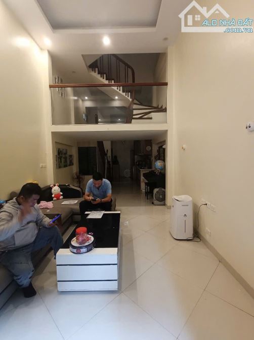 BÁN NHÀ HOÀNG HOA THÁM – LÔ GÓC – 42M² – 4 TẦNG – MẶT TIỀN 4.5M – 8.9 TỶ - 4