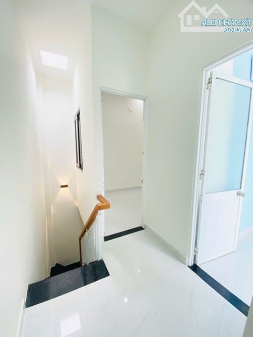 HẺM 3 GÁC THÔNG, SÁT CHỢ MỄ CỐC, MỄ CỐC, F15, Q8, 3 TẦNG ĐÚC MỚI, 34.0M2, 3.9 TỶ. - 4