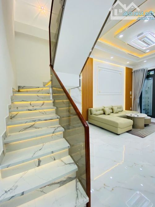 BÁN NHÀ DIỆN TÍCH KHỦNG - 110M2 - TT NHÀ BÈ - 2 TẦNG 4PN - SHR + HC - NHỈNH 5 TỶ - 4