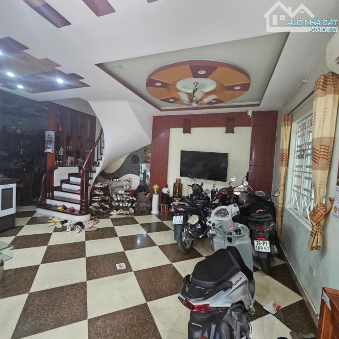 💥 BÁN NHÀ CẦU GIẤY, LÔ GÓC, NGÕ Ô TÔ TRÁNH TO HƠN PHỐ 55m2 NHỈNH 11 TỶ - 4