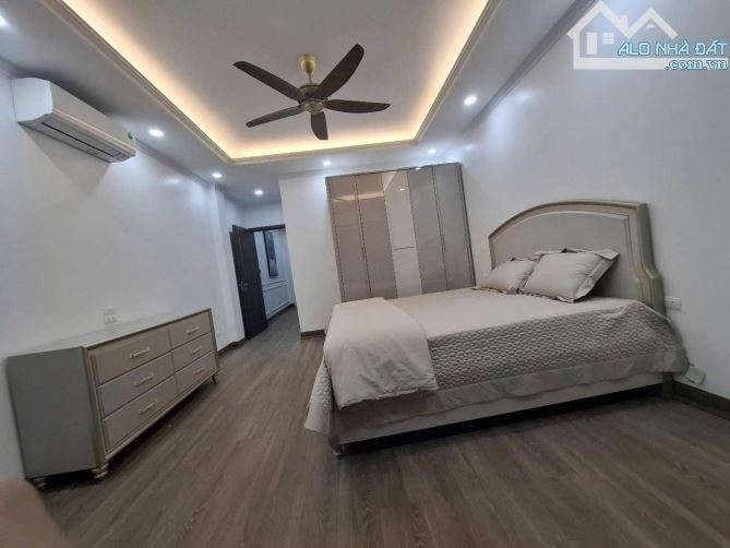 BÁN NHÀ RIÊNG PHỐ HOÀNG CẦU QUẬN ĐỐNG ĐA - Ô TÔ ĐỖ CỬA NGÕ THÔNG - CHÀO GIÁ 15.3 TỶ CÓ TL. - 4