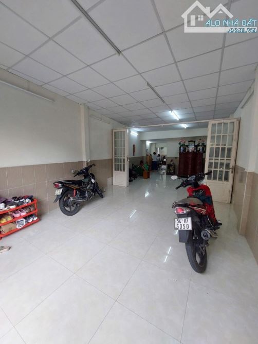 Bán nhà MTKD 111m2 ngang 4m nở hậu 6.3m Đ.số 20 thông Dương Quảng Hàm KD đa ngành 9 tỷ. - 4