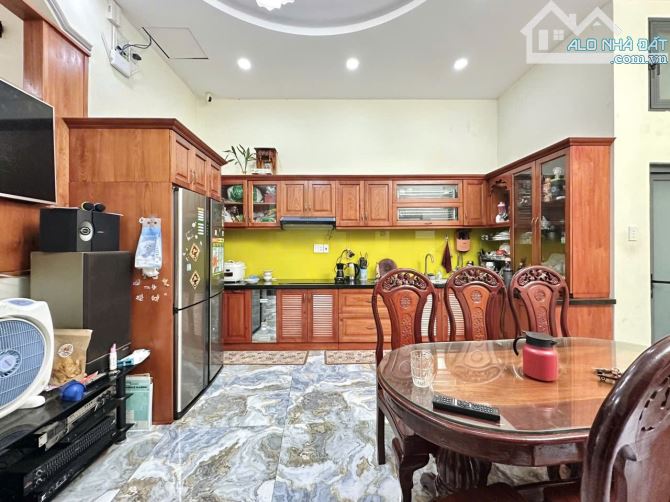 Nhà cấp 4 Nguyên Hồng Bình Thạnh - 110m2 - 7.9 tỷ - Gần ĐH Công Nghiệp 4, Phạm Văn Đồng - 4