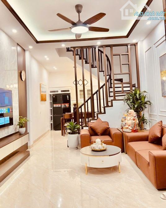 CẦN BÁN  NHÀ ĐẸP DÂN XÂY FUL NT ĐƯỜNG HOÀNG MAI MT RỘNG NGÕ THÔNG TỨ TUNG 40M4T 7,8 TỶ - 5